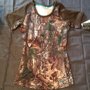 Cabela’s Outfit Her Realtree shirt
